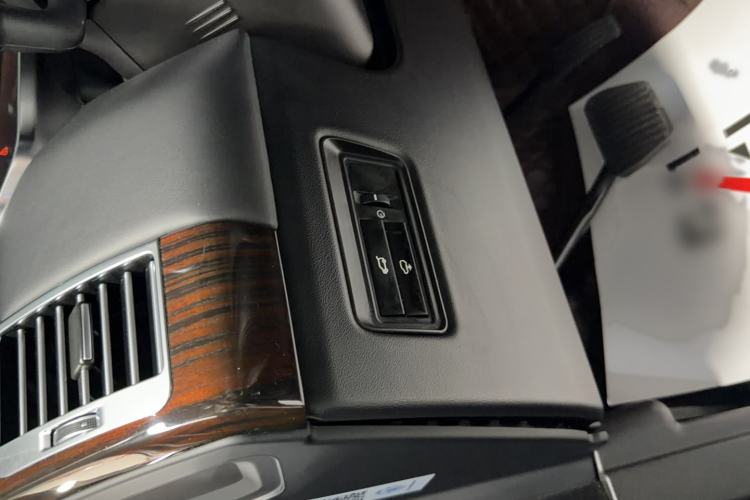 Used Land Rover Range 2014 3.0 SC V6 Vogue Interior 6