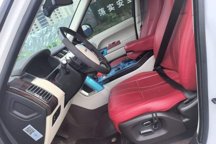 Used Land Rover Range 2014 Revised 3.0 SC V6 Vogue Left Front Seat