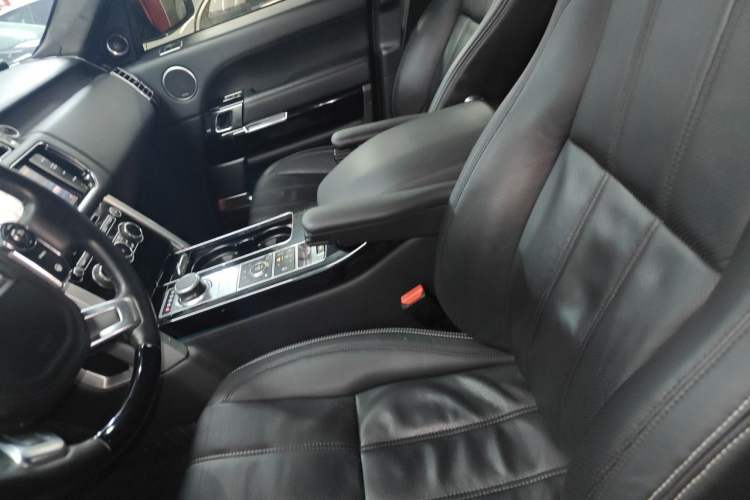 Used Land Rover Range 2014 3.0 TDV6 Vogue SE Left Front Seat