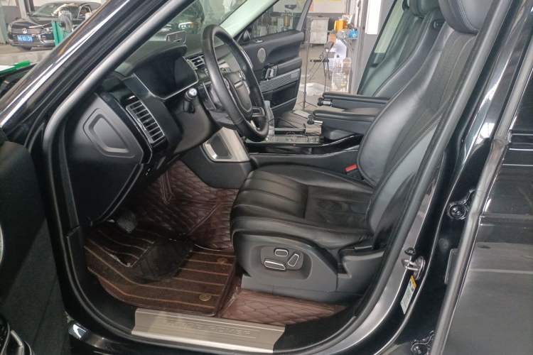 Used Land Rover Range 2014 Revised 3.0 SC V6 Vogue Left Front Seat