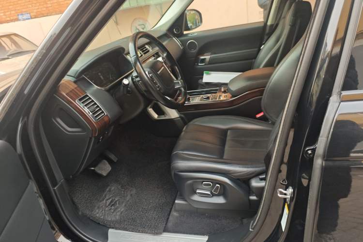 Used Land Rover Range 2014 Revised 3.0 SC V6 Vogue Left Front Seat