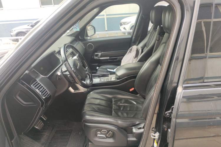 Used Land Rover Range 2014 3.0 TDV6 Vogue SE Left Front Seat