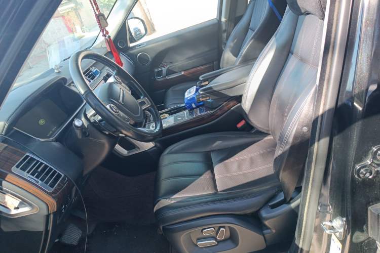 Used Land Rover Range 2014 Revised 3.0 SC V6 Vogue Left Front Seat