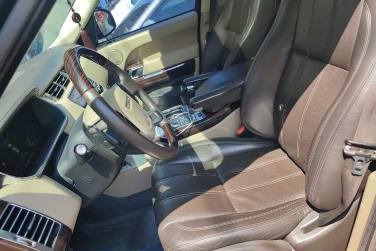 Used Land Rover Range 2014 Revised 3.0 SC V6 Vogue Left Front Seat