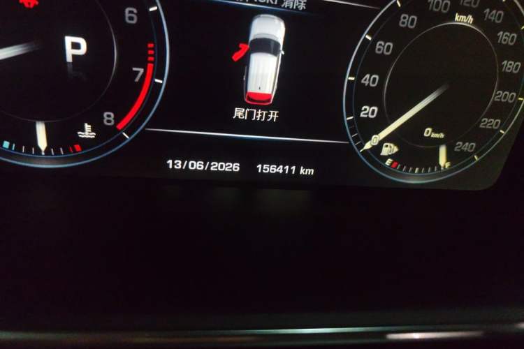 Used Land Rover Range 2014 Revised 3.0 SC V6 Vogue Odometer Close Up