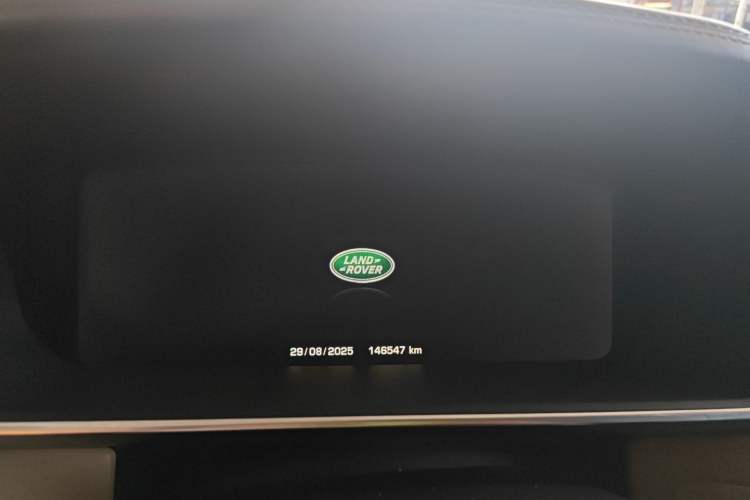 Used Land Rover Range 2014 5.0 SC V8 AB Prestige Extended Version Odometer Close Up