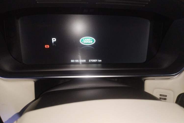 Used Land Rover Range 2014 3.0 SC V6 Vogue SE Long-Wheelbase Edition Odometer Close Up
