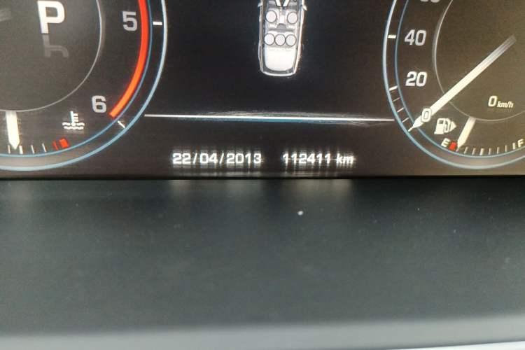 Used Land Rover Range 2014 3.0 TDV6 Vogue Odometer Close Up