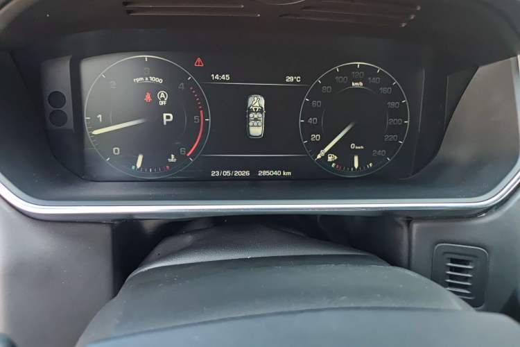 Used Land Rover Range 2014 3.0 TDV6 Vogue Odometer Close Up