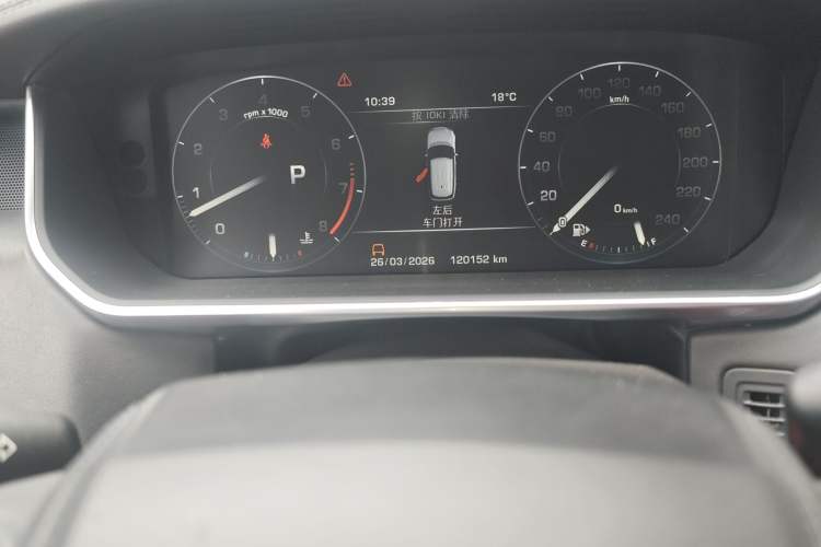 Used Land Rover Range 2014 3.0 SC V6 Vogue SE Long-Wheelbase Edition Odometer Close Up