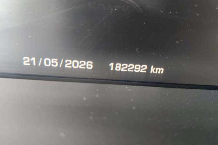 Used Land Rover Range 2014 3.0 SC V6 Vogue Odometer Close Up