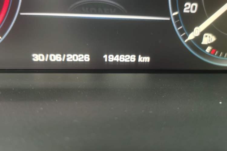 Used Land Rover Range 2014 Revised 3.0 SC V6 Vogue Odometer Close Up
