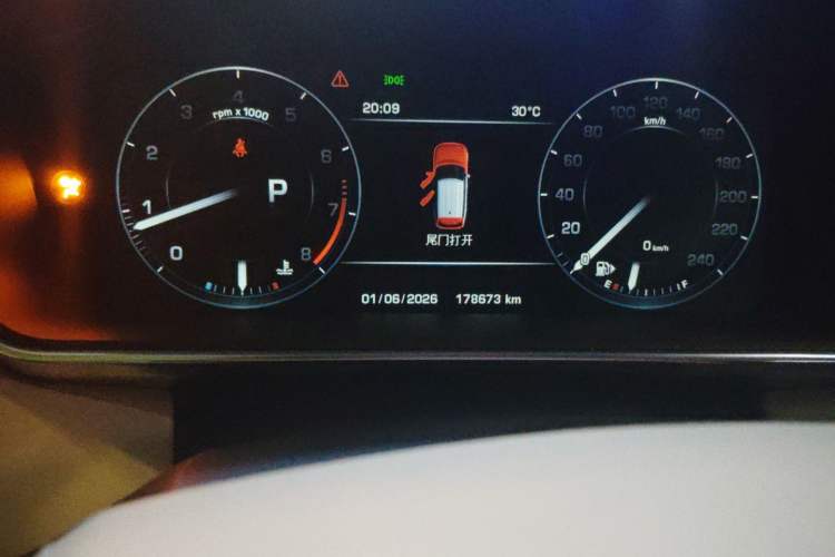 Used Land Rover Range 2014 Revised 3.0 SC V6 Vogue Odometer Close Up