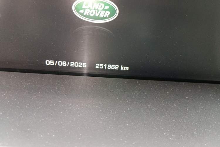 Used Land Rover Range 2014 3.0 SC V6 Vogue SE Long-Wheelbase Edition Odometer Close Up