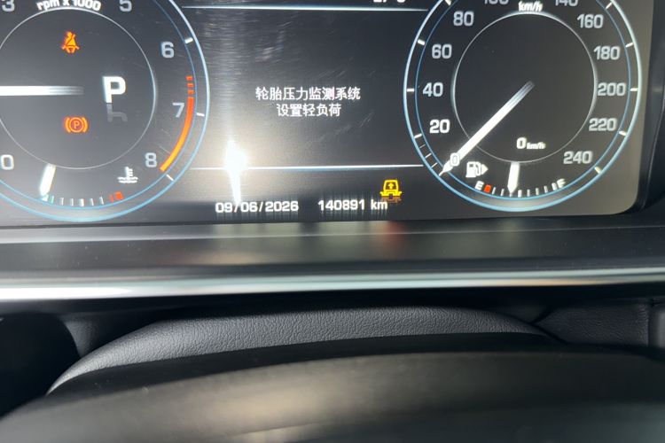 Used Land Rover Range 2014 3.0 SC V6 Vogue Odometer Close Up