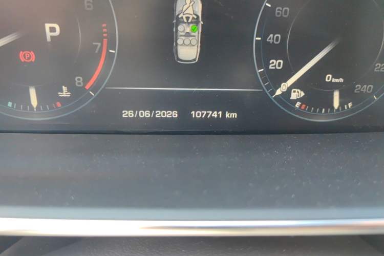 Used Land Rover Range 2014 Revised 3.0 SC V6 Vogue Odometer Close Up