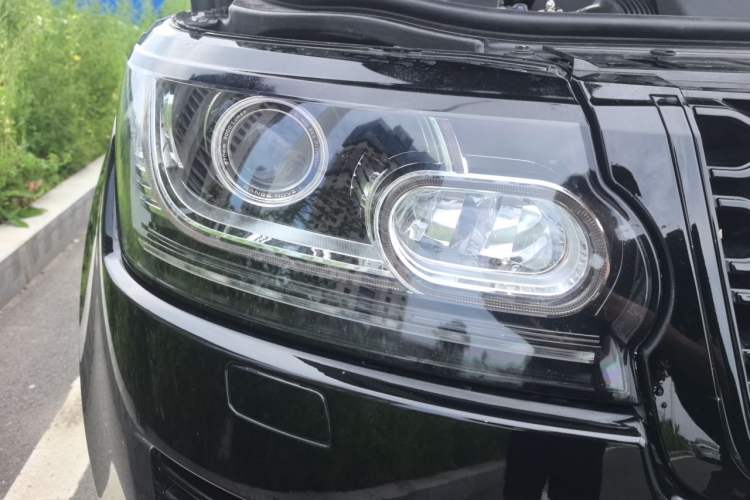 Used Land Rover Range 2014 Revised 3.0 SC V6 Vogue Right Front Headlight