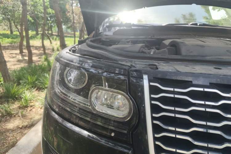 Used Land Rover Range 2014 3.0 SC V6 Vogue Right Front Headlight