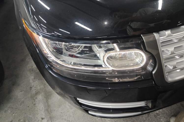 Used Land Rover Range 2014 3.0 TDV6 Vogue SE Right Front Headlight