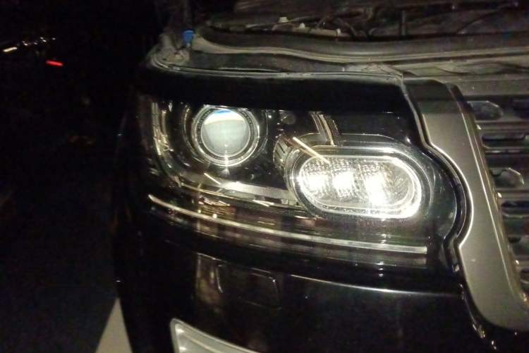 Used Land Rover Range 2014 3.0 TDV6 Vogue Right Front Headlight