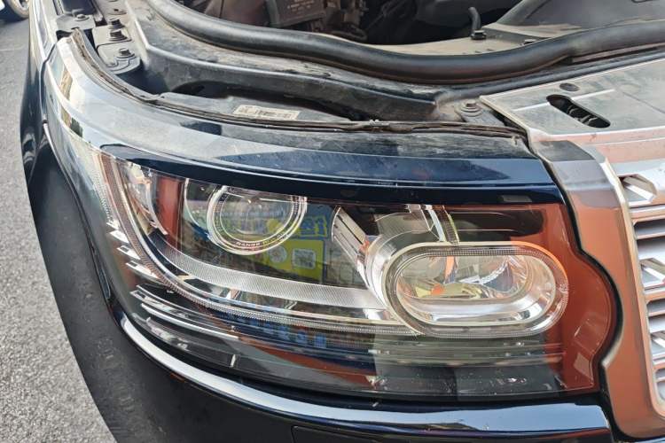 Used Land Rover Range 2014 3.0 TDV6 Vogue Right Front Headlight