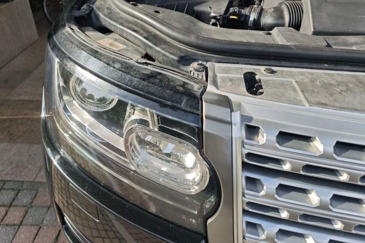 Used Land Rover Range 2014 Revised 3.0 SC V6 Vogue Right Front Headlight