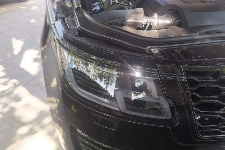 Used Land Rover Range 2014 Revised 3.0 SC V6 Vogue Right Front Headlight