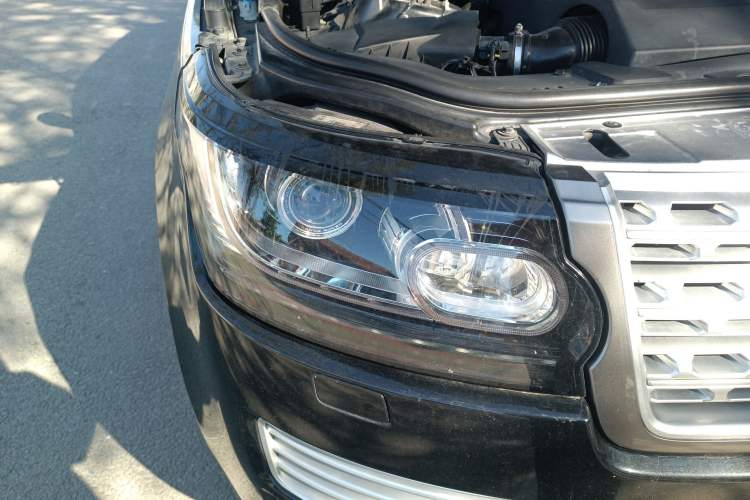 Used Land Rover Range 2014 Revised 3.0 SC V6 Vogue Right Front Headlight