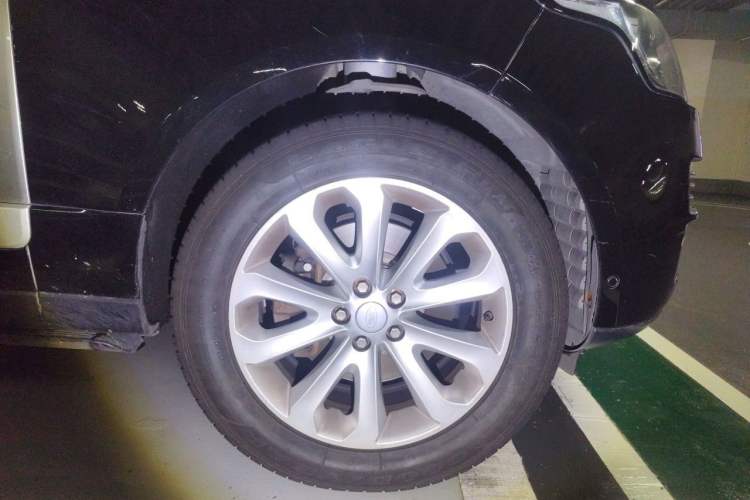 Used Land Rover Range 2014 Revised 3.0 SC V6 Vogue Right Front Wheel Hub