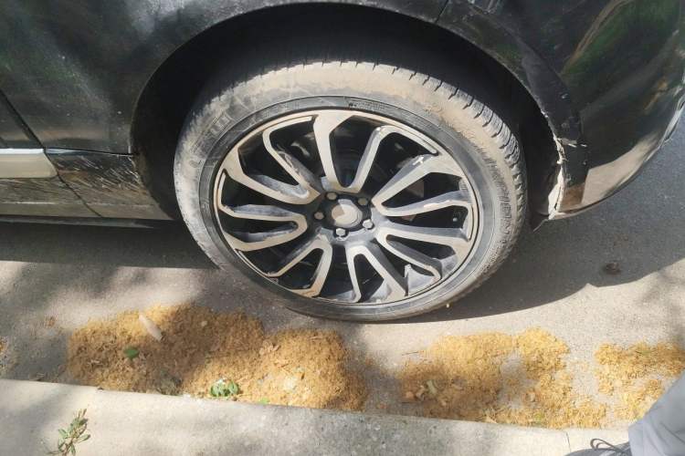Used Land Rover Range 2014 3.0 SC V6 Vogue Right Front Wheel Hub