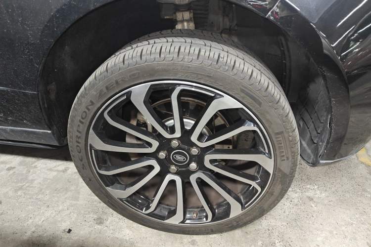 Used Land Rover Range 2014 3.0 TDV6 Vogue SE Right Front Wheel Hub