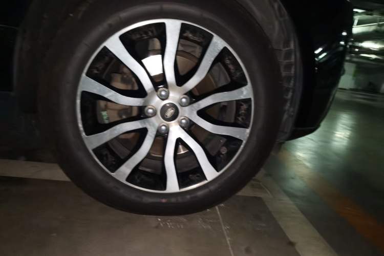 Used Land Rover Range 2014 3.0 SC V6 Vogue Right Front Wheel Hub