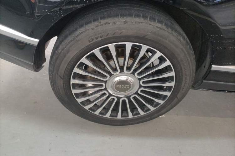 Used Land Rover Range 2014 Revised 3.0 SC V6 Vogue Right Front Wheel Hub