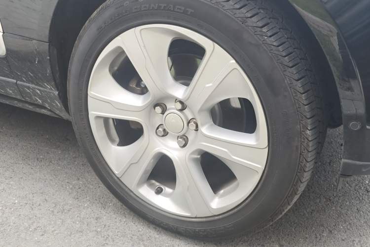 Used Land Rover Range 2014 3.0 SC V6 Vogue SE Long-Wheelbase Edition Right Front Wheel Hub