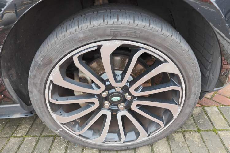 Used Land Rover Range  Right Front Wheel Hub
