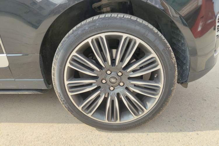 Used Land Rover Range 2014 3.0 SC V6 Vogue Right Front Wheel Hub