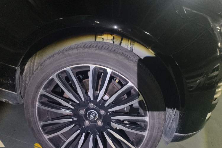 Used Land Rover Range 2014 3.0 SC V6 Vogue Right Front Wheel Hub