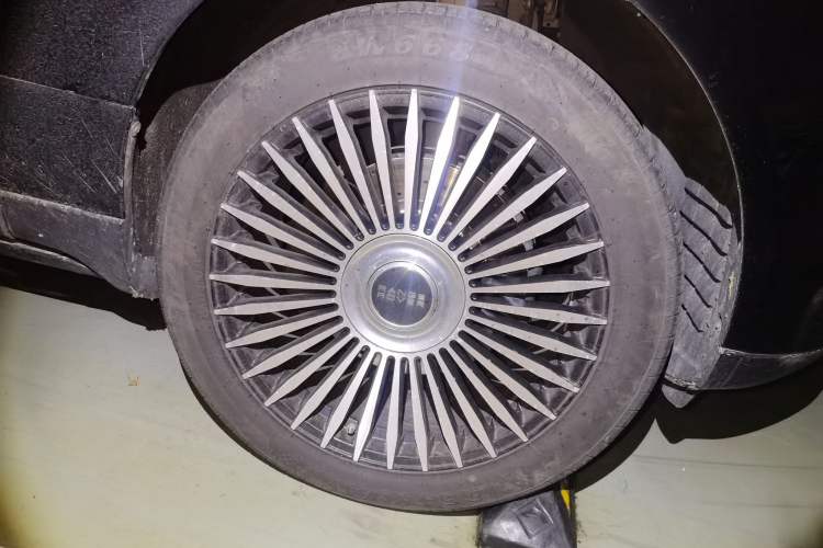 Used Land Rover Range 2014 Revised 3.0 SC V6 Vogue Right Front Wheel Hub