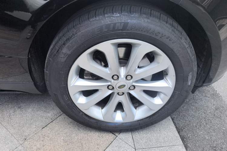Used Land Rover Range 2014 Revised 3.0 SC V6 Vogue Right Front Wheel Hub