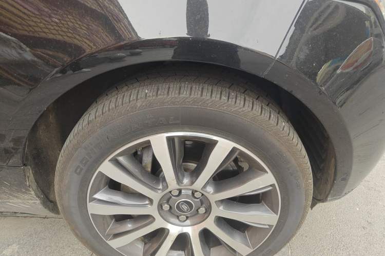 Used Land Rover Range 2014 Revised 3.0 SC V6 Vogue Right Front Wheel Hub