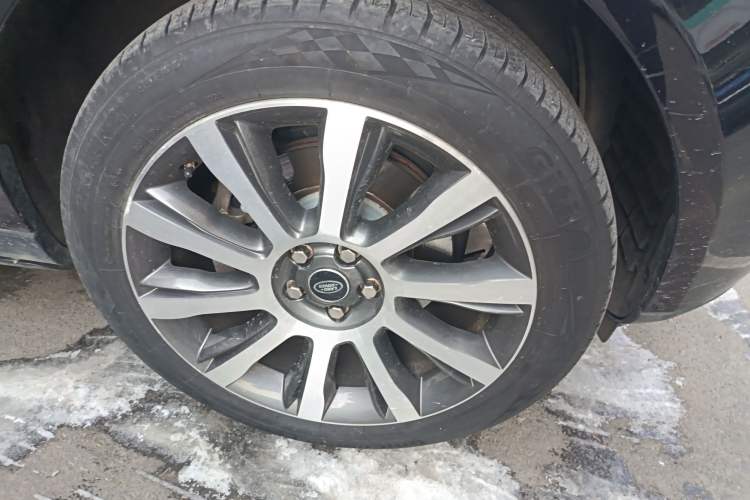 Used Land Rover Range 2014 3.0 SC V6 Vogue Right Front Wheel Hub