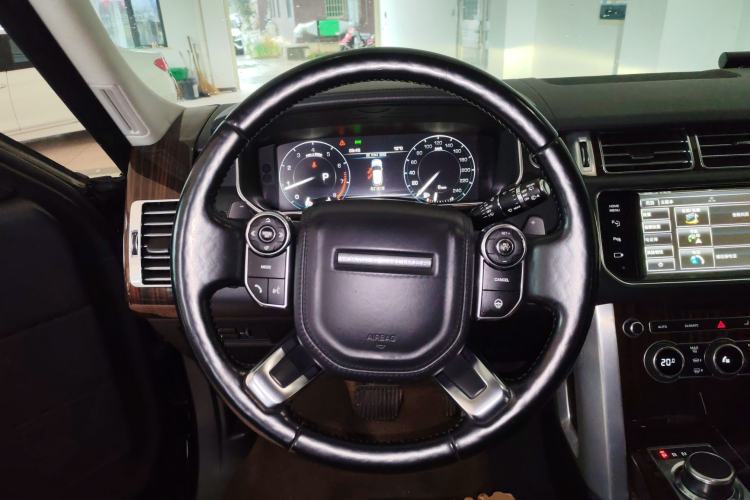 Used Land Rover Range 2014 3.0 SC V6 Vogue Steering Wheel