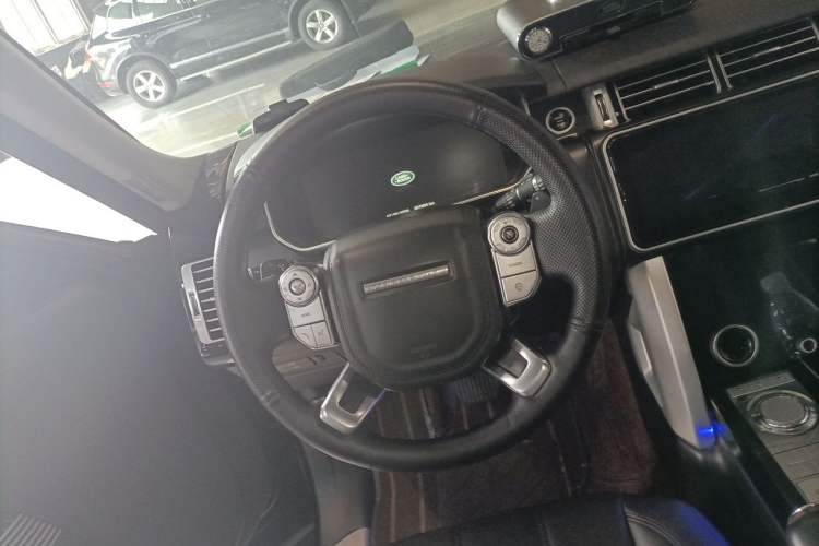 Used Land Rover Range 2014 Revised 3.0 SC V6 Vogue Steering Wheel
