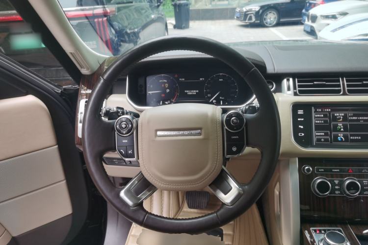 Used Land Rover Range 2014 Revised 3.0 SC V6 Vogue Steering Wheel