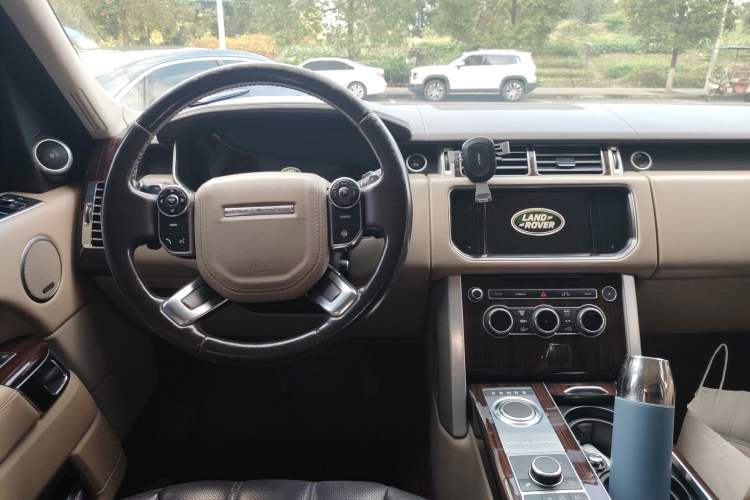 Used Land Rover Range 2014 Revised 3.0 SC V6 Vogue Steering Wheel