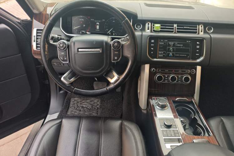Used Land Rover Range 2014 Revised 3.0 SC V6 Vogue Steering Wheel