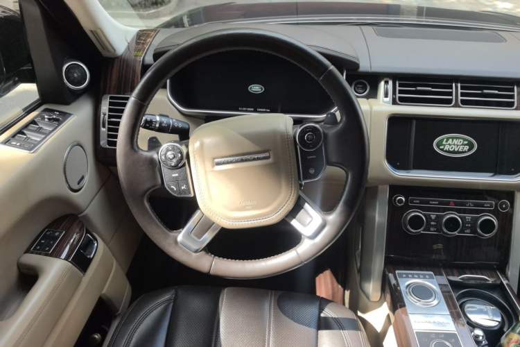 Used Land Rover Range 2014 Revised 3.0 SC V6 Vogue Steering Wheel