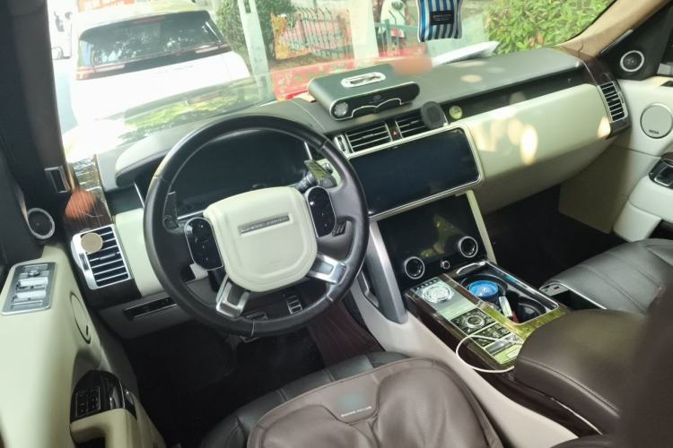 Used Land Rover Range 2014 Revised 3.0 SC V6 Vogue Steering Wheel