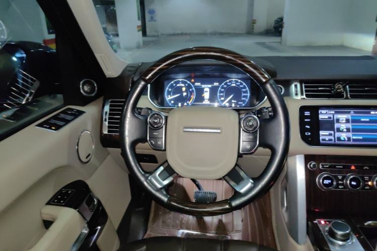 Used Land Rover Range 2014 3.0 SC V6 Vogue Steering Wheel