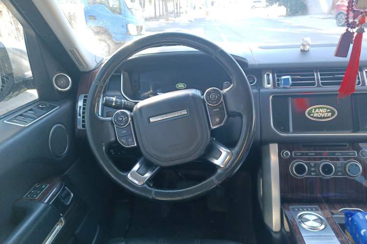 Used Land Rover Range 2014 Revised 3.0 SC V6 Vogue Steering Wheel